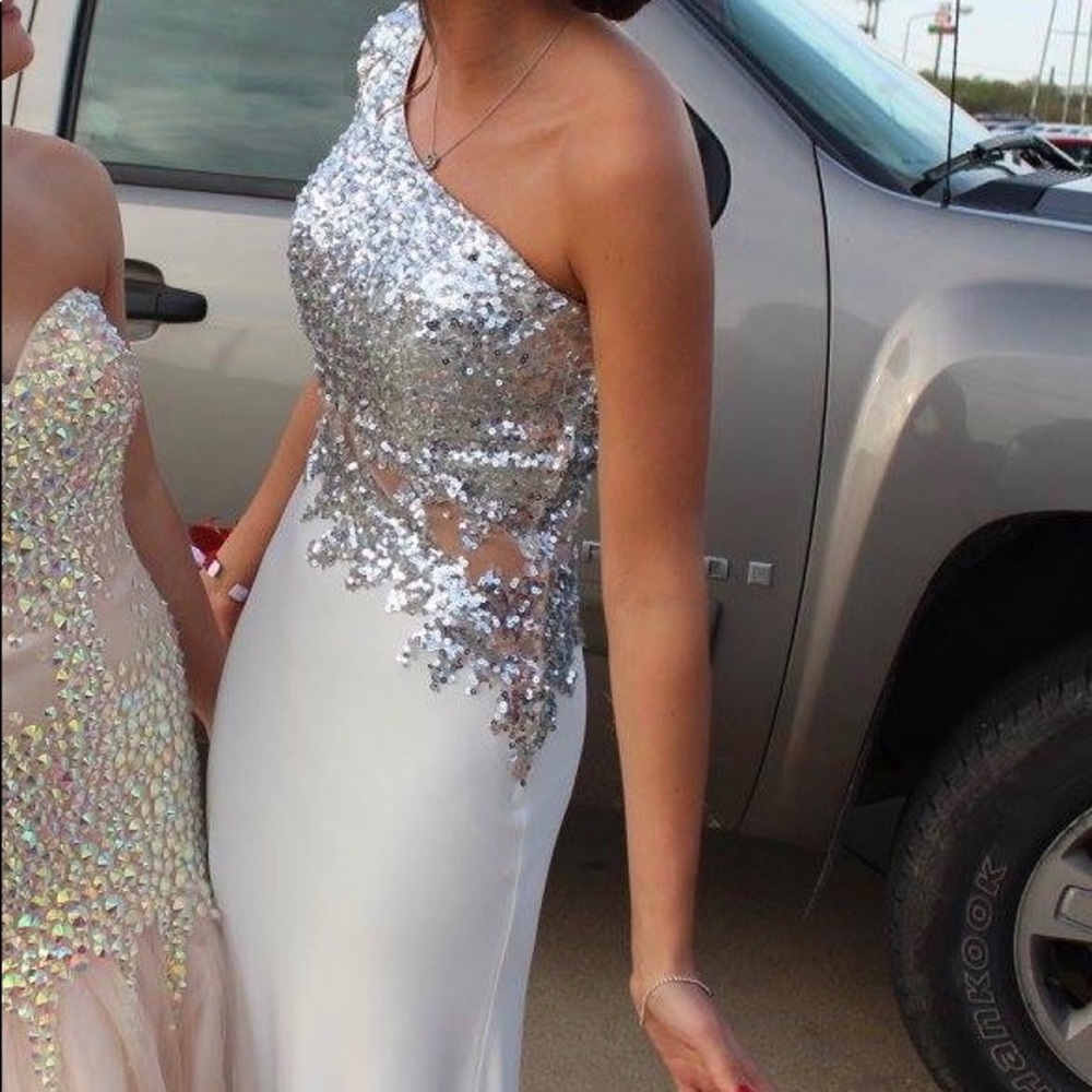 White prom/pageant dress